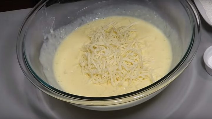 Smažené kefírové placky se sýrem