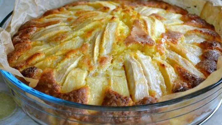 Šťavnatý jablečný koláč