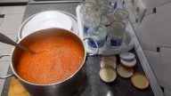 Rajčatová omáčka s paprikou a mrkví