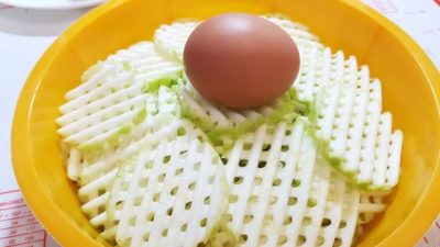 Zapečená cuketa s vajíčkem
