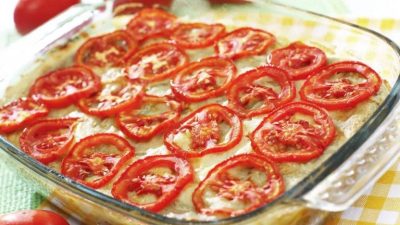 Pečená rajčata s bramborami a smetanou