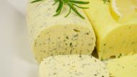 Recept na 3 druhy bylinkového másla