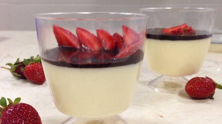 Panna cotta s třešněmi