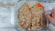 Marinovaná kuřecí prsa na zeleninovém lůžku
