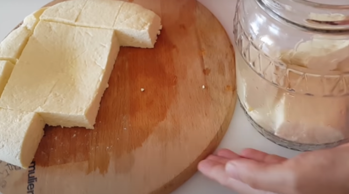 Domácí čerstvý sýr