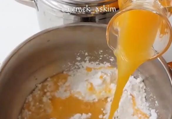 Nepečený dezert s pomerančovou příchutí
