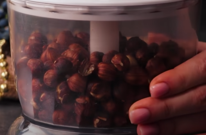 Famózní dort à la Ferrero Rocher: NEPEČENÝ recept, který nikdo ...