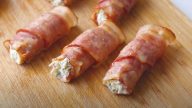 Recept na dokonalý a rychlý předkrm – slaninové závitky s lahodnou náplní