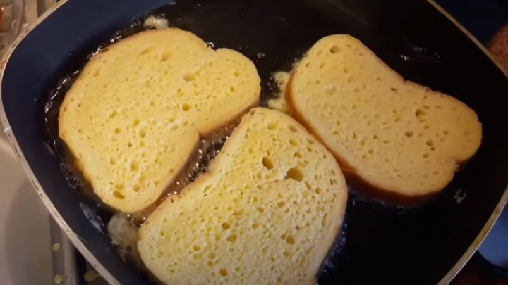 Jednoduchý recept na skvělou snídani z vajec a chleba