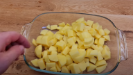 Krkovice s bramborami, cibulí a sýrem