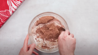 Nepečená kakaová roláda ze sušenek