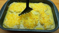 Zapečené masové plátky s bramborami a sýrem