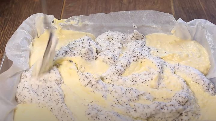 Krémový koláč s broskvemi