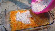 Kuřecí stehna s dušenou rýží a mrkví