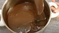 Nepečený piškotovo - sušenkový zákusek s příchutí kakaa a čokolády