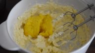 Žloutkový krém s máslem