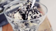 Smetanová zmrzlina se sušenkami Oreo
