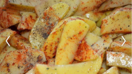 Kuřecí paličky v jogurtové marinádě pečené s bramborami a mrkví