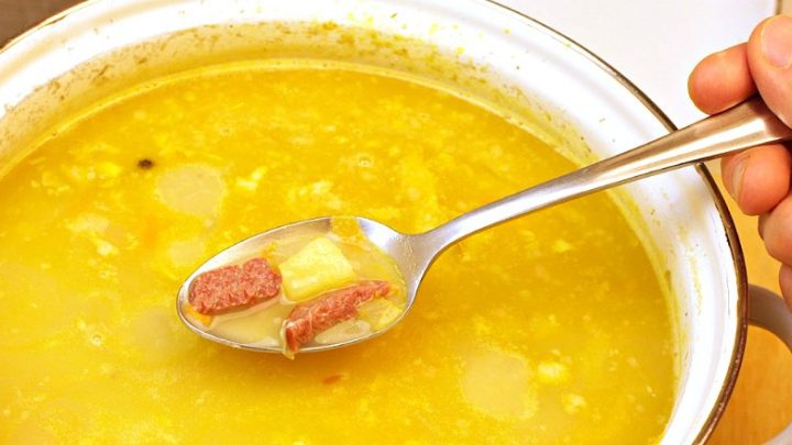Domácí recept na lahodnou a poctivou hrachovou polévku