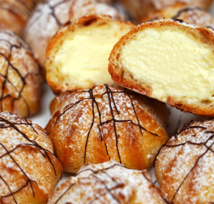 Jednoduchý recept na domácí profiterolky s lahodným krémem, které si zamilujete