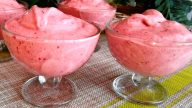 Jemný smetanový dezert s ovocem a další nízkokalorické náhrady zmrzliny