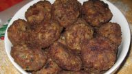 Tradiční moldavské karbanátky z telecího a vepřového masa