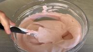 Smetanová zmrzlina z čerstvých jahod bez zmrzlinovače