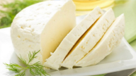 Domácí balkánský sýr typu feta