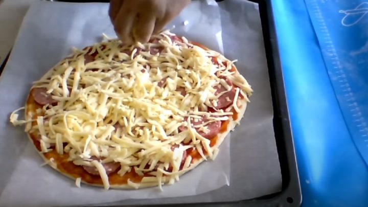 Lahodná domácí pizza s tenkým kefírovým korpusem