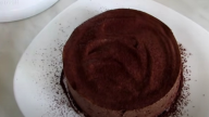 Nepečený čokoládový dort ze dvou přísad a ovocný smetanový dortík