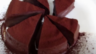 Nepečený čokoládový dort ze dvou přísad a ovocný smetanový dortík