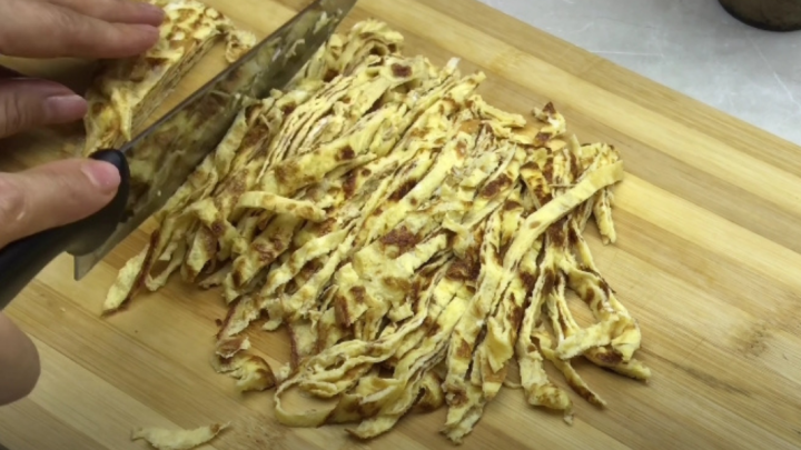 Lehký zelný salát, jehož chuť vás ohromí