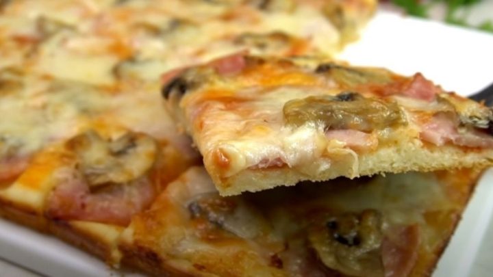 Rychlá pizza bez hnětení, kynutí a zbytečných přísad