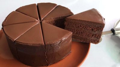 Vyzkoušejte tento jednoduchý a netradiční recept na chutný čokoládový dort bez čokolády