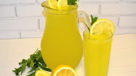 Domácí limonáda z pomeranče, melounu či okurky