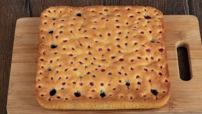 Recept na hrníčkový borůvkový koláč