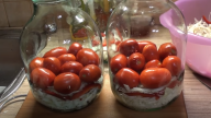 Nakládaná rajčata v zelí s mrkví a červenou paprikou