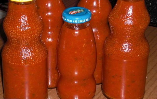 Recept na pikantní zeleninový kečup, který vydrží celou zimu