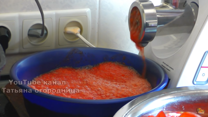 Rychlá a úsporná rajčatová pasta připravená na zimu