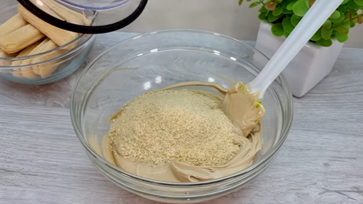 Nepečené Tiramisu lanýže z kávového mascarpone, plněné nutellou