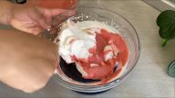 Rychlý jahodový zmrzlinový dort z plnotučné smetany a jogurtu