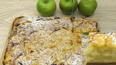 Snadný a rychlý jablkový koláč s pudinkovým krémem
