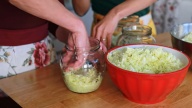 Zimní zelný salát jen ze tří ingrediencí