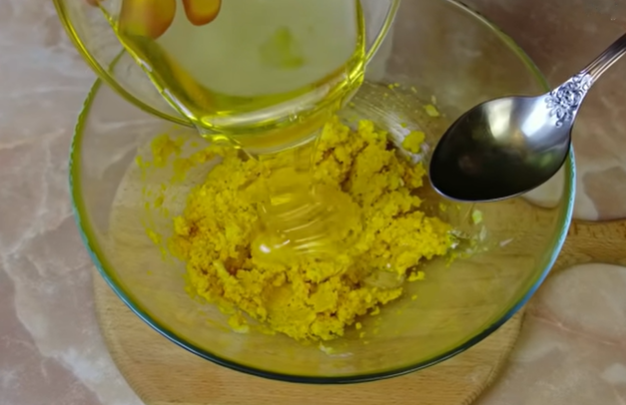 Domácí elixír dlouhověkosti a dokonalého zdraví z citrónu, česneku, medu a kurkumy