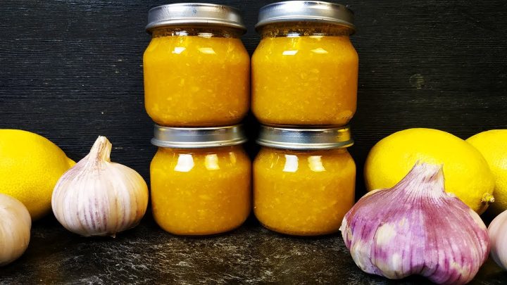 Domácí elixír dlouhověkosti a dokonalého zdraví z citrónu, česneku, medu a kurkumy