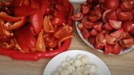 Nakládané papriky jsou ideální během zimy do salátu i v omáčce