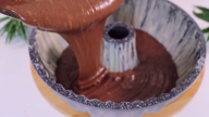 Jemná čokoládová bábovka z jogurtového těsta s polevou