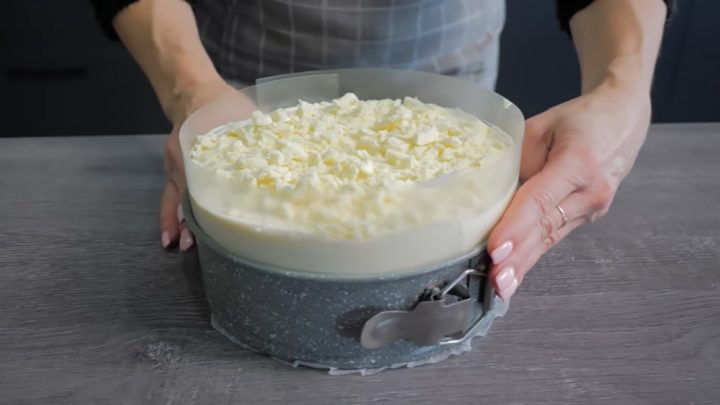 Vynikající nepečený cheesecake s bílou čokoládou