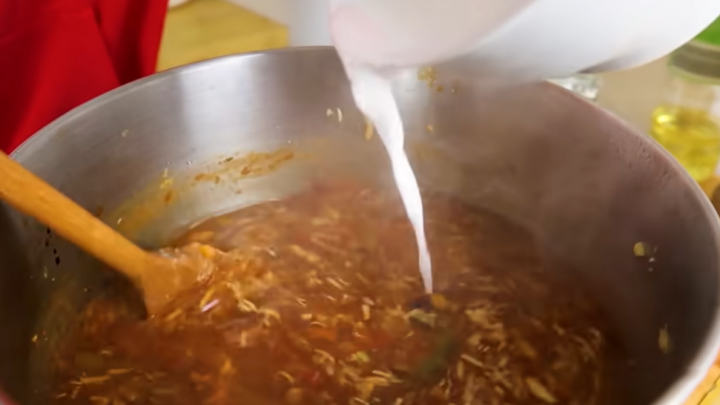 Domácí výborná ostrokyselá polévka na asijský způsob