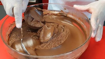 Recept na čokoládový krém na dorty, který připravíte snadno a rychle